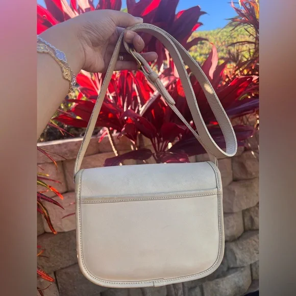 Vintage Coach NYC Collegiate Bag - Picture 2 of 16